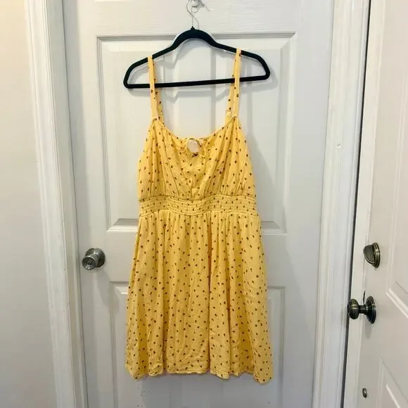 Torrid‎ Yellow Strawberry Print Sundress - Size 1 (1X / 14–16) - Picture 3 of 10